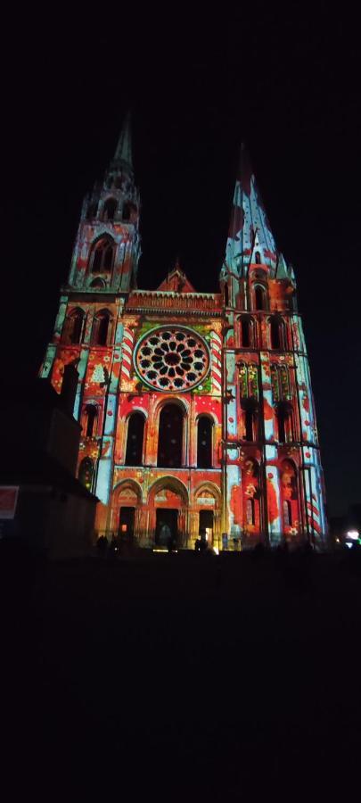 Nuits Au Grenier De Chartresアパートメント エクステリア 写真